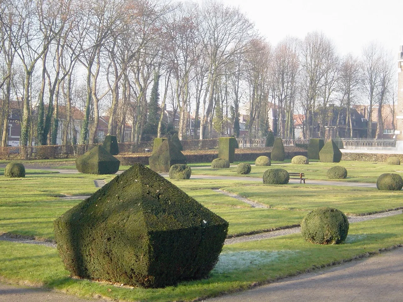 Ifs taillés du jardin à la française des Grands Bureaux