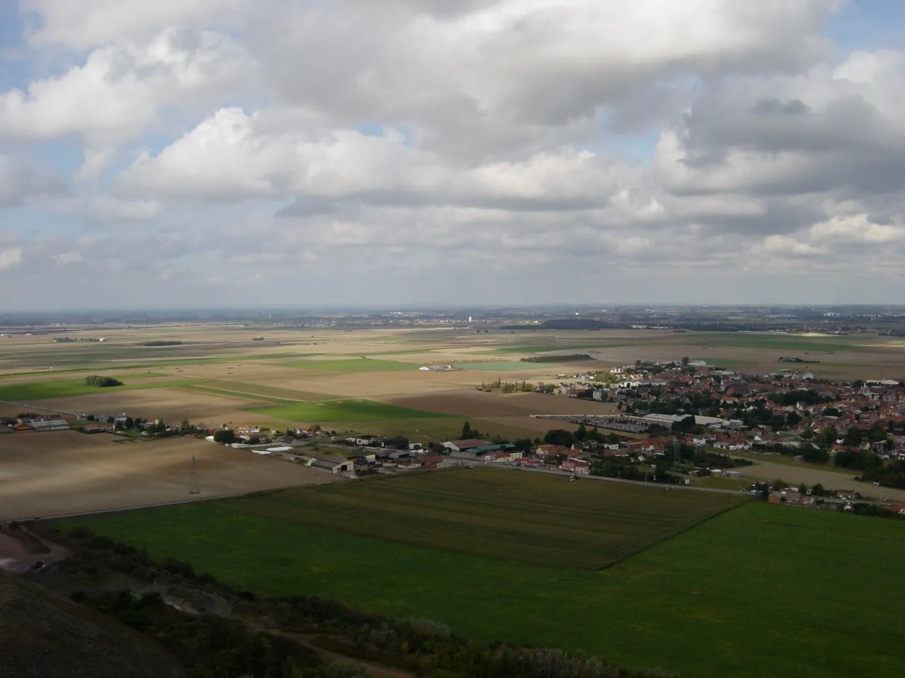 La plaine agricole de l'Artois vue du terril